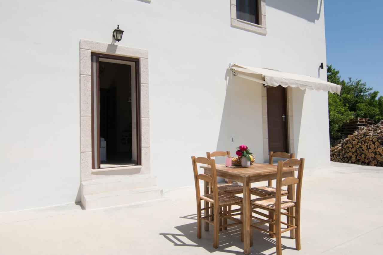 Villa Papa-Antonis Stone House Zarós Exterior foto